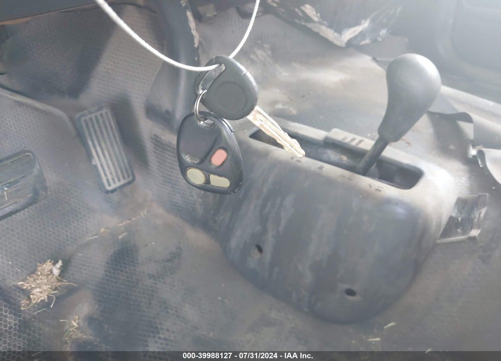 2000 CHEVROLET SILVERADO 1500 LS VIN: 2GCEK19V0Y1310153
