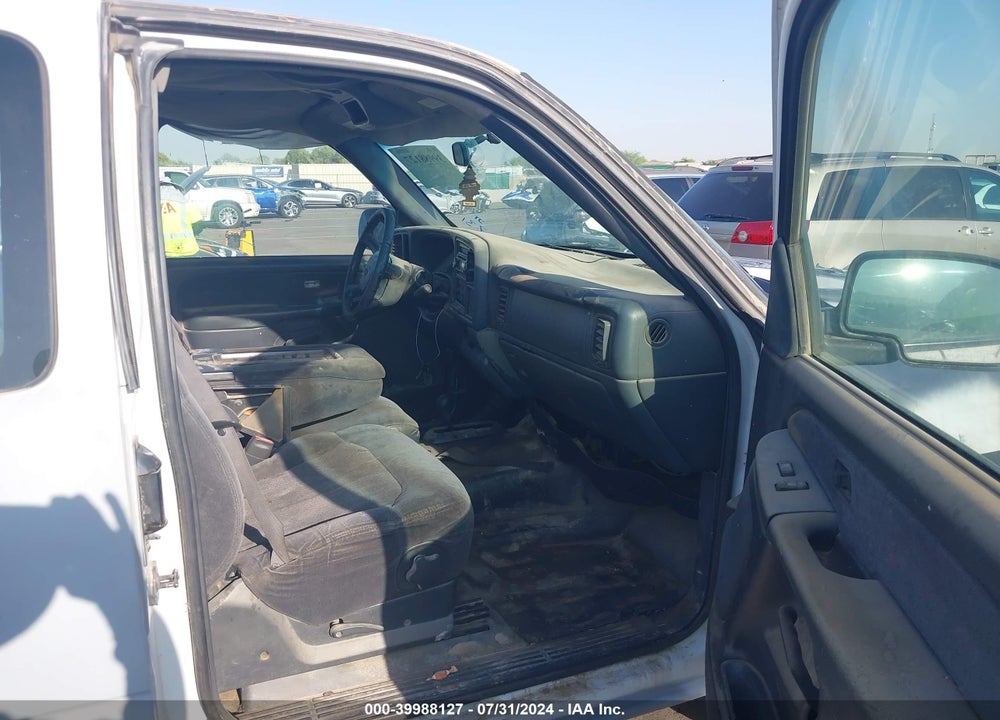 2000 CHEVROLET SILVERADO 1500 LS VIN: 2GCEK19V0Y1310153