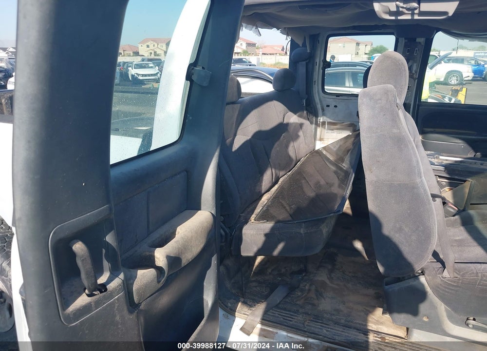 2000 CHEVROLET SILVERADO 1500 LS VIN: 2GCEK19V0Y1310153