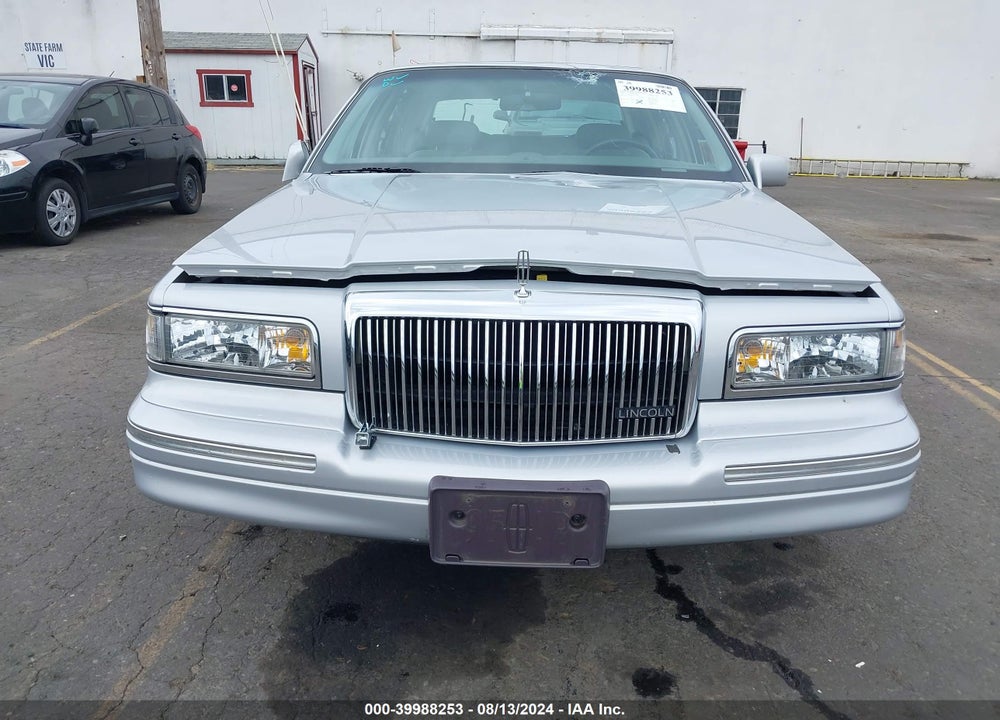 1997 LINCOLN TOWN CAR SIGNATURE VIN: 1LNLM82W7VY745432