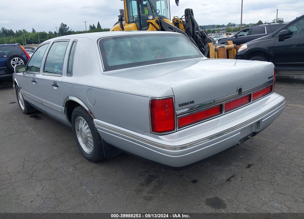1997 LINCOLN TOWN CAR SIGNATURE VIN: 1LNLM82W7VY745432