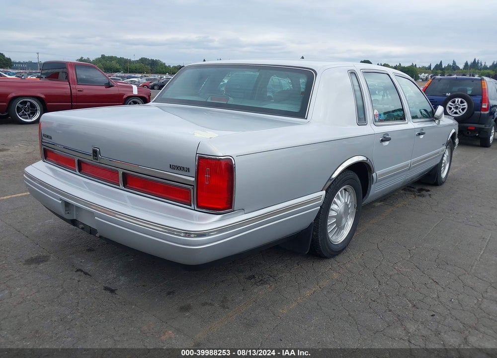 1997 LINCOLN TOWN CAR SIGNATURE VIN: 1LNLM82W7VY745432