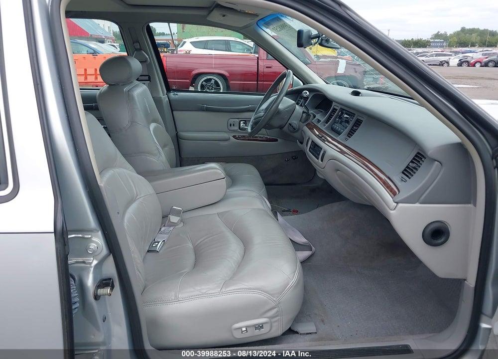 1997 LINCOLN TOWN CAR SIGNATURE VIN: 1LNLM82W7VY745432