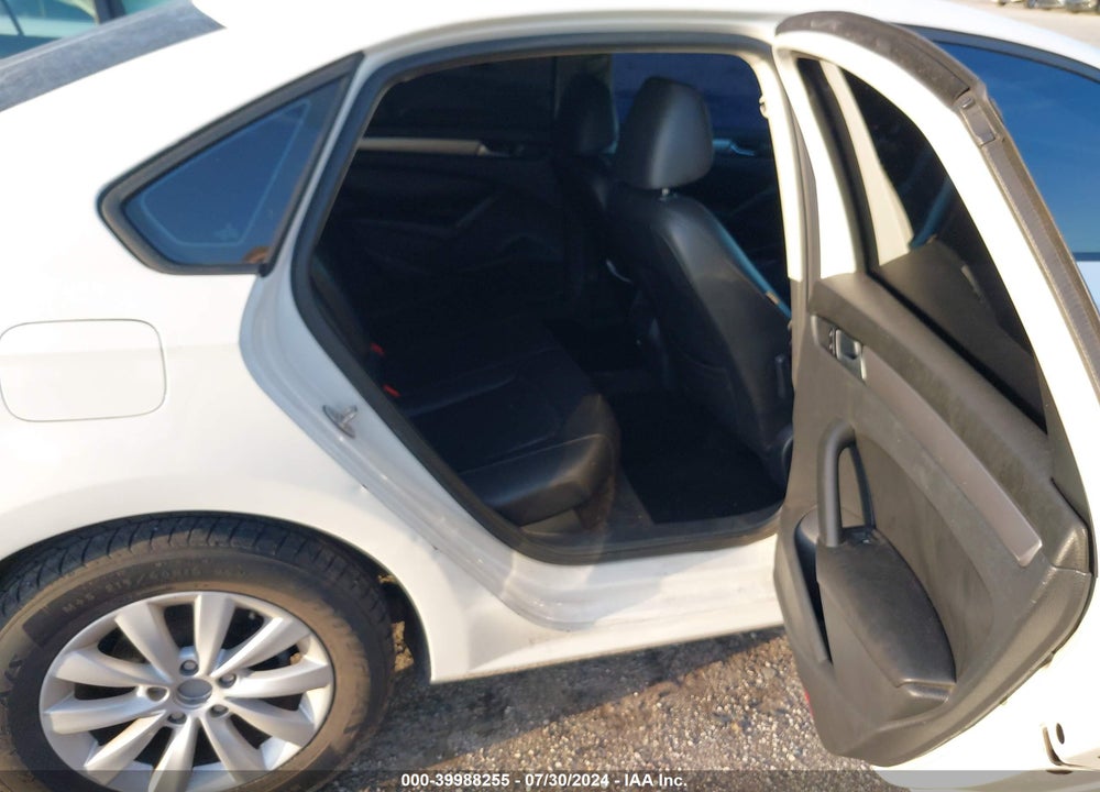 2015 VOLKSWAGEN PASSAT 1.8T WOLFSBURG EDITION VIN: 1VWAT7A39FC101958