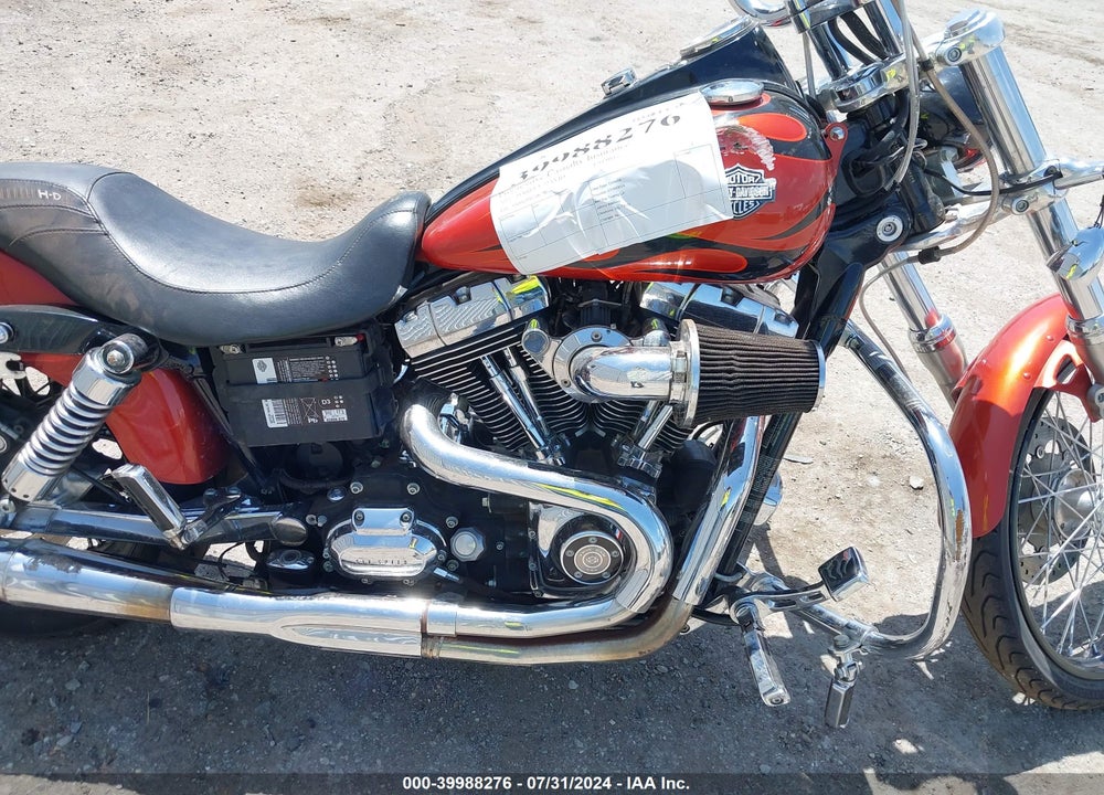 2011 HARLEY-DAVIDSON FXDWG VIN: 1HD1GP413BC305262