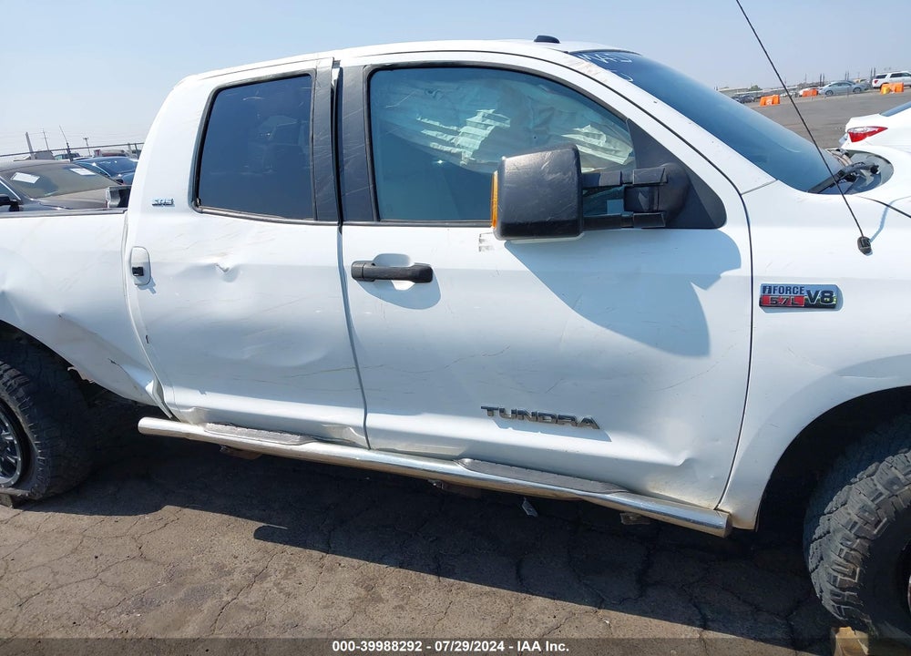 2011 TOYOTA TUNDRA GRADE 5.7L V8 VIN: 5TFRY5F18BX114173