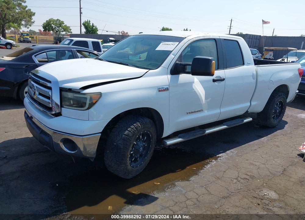 2011 TOYOTA TUNDRA GRADE 5.7L V8 VIN: 5TFRY5F18BX114173