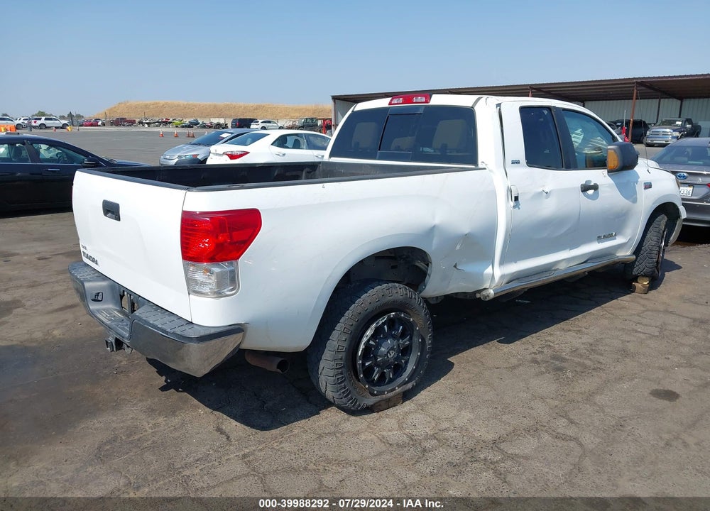 2011 TOYOTA TUNDRA GRADE 5.7L V8 VIN: 5TFRY5F18BX114173