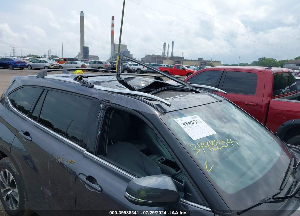 2021 TOYOTA HIGHLANDER XLE VIN: 5TDGZRBH1MS080603