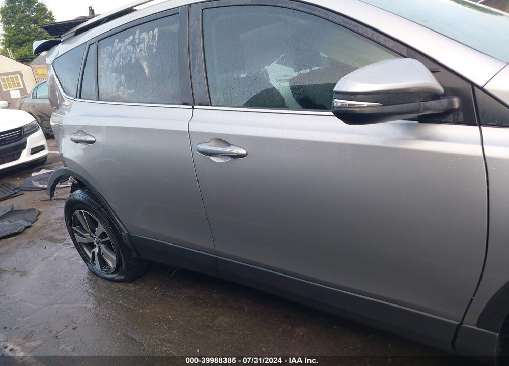 2016 TOYOTA RAV4 XLE VIN: 2T3WFREV3GW287812