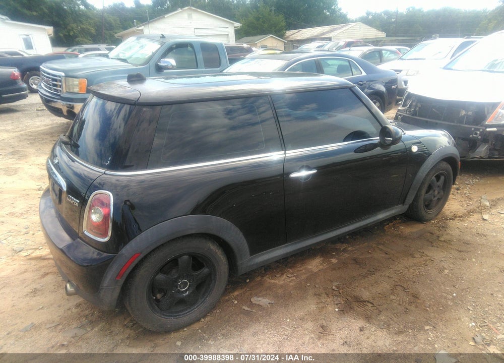 2010 MINI COOPER VIN: WMWMF3C50ATZ62319