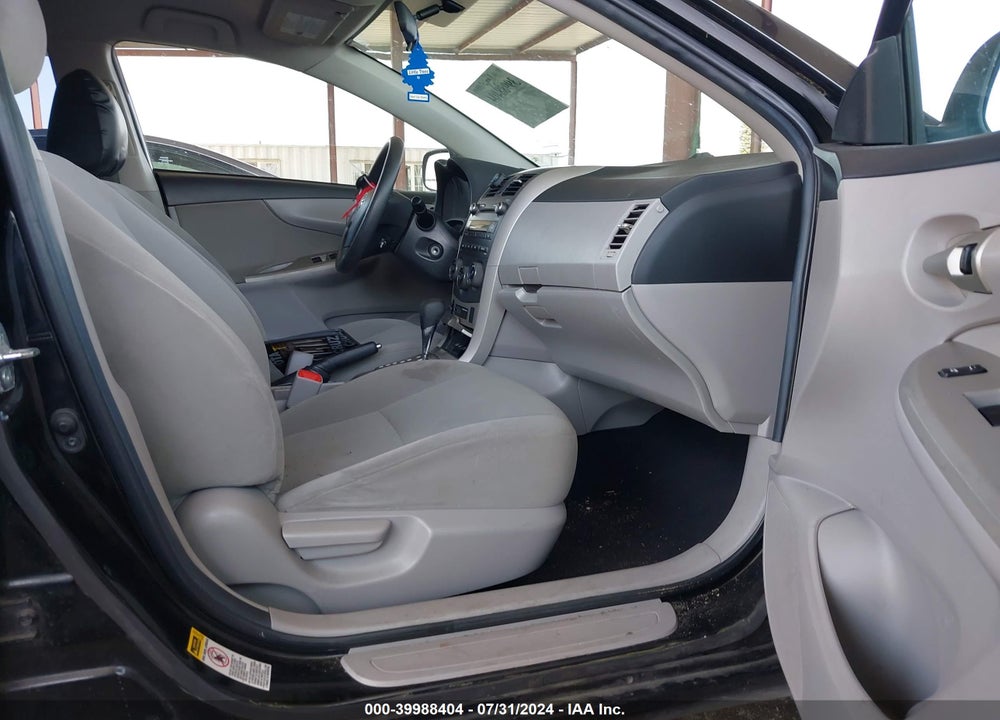 2011 TOYOTA COROLLA LE VIN: 2T1BU4EE8BC547390