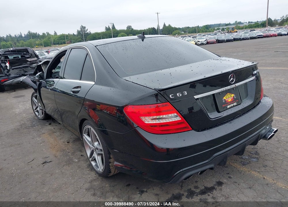 2014 MERCEDES-BENZ C 63 AMG VIN: WDDGF7HB6EA960393