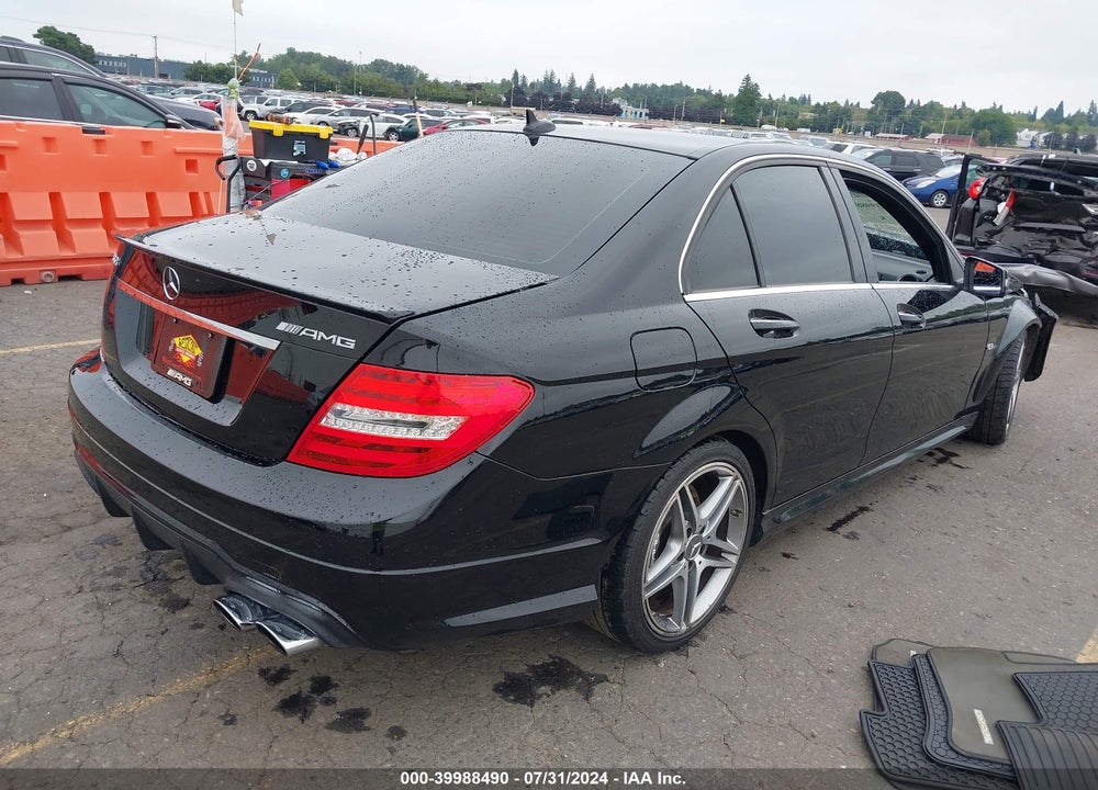 2014 MERCEDES-BENZ C 63 AMG VIN: WDDGF7HB6EA960393