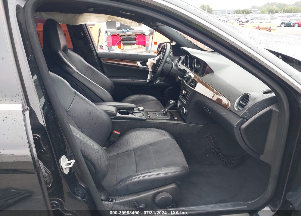 2014 MERCEDES-BENZ C 63 AMG VIN: WDDGF7HB6EA960393