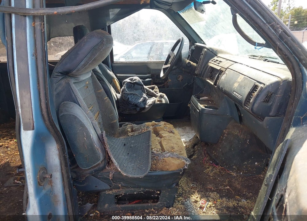 1992 CHEVROLET ASTRO VIN: 1GNDM19ZXNB137401