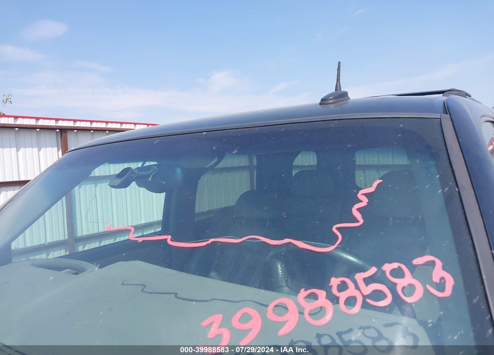2002 CHEVROLET TAHOE LT VIN: 1GNEC13Z92R276888