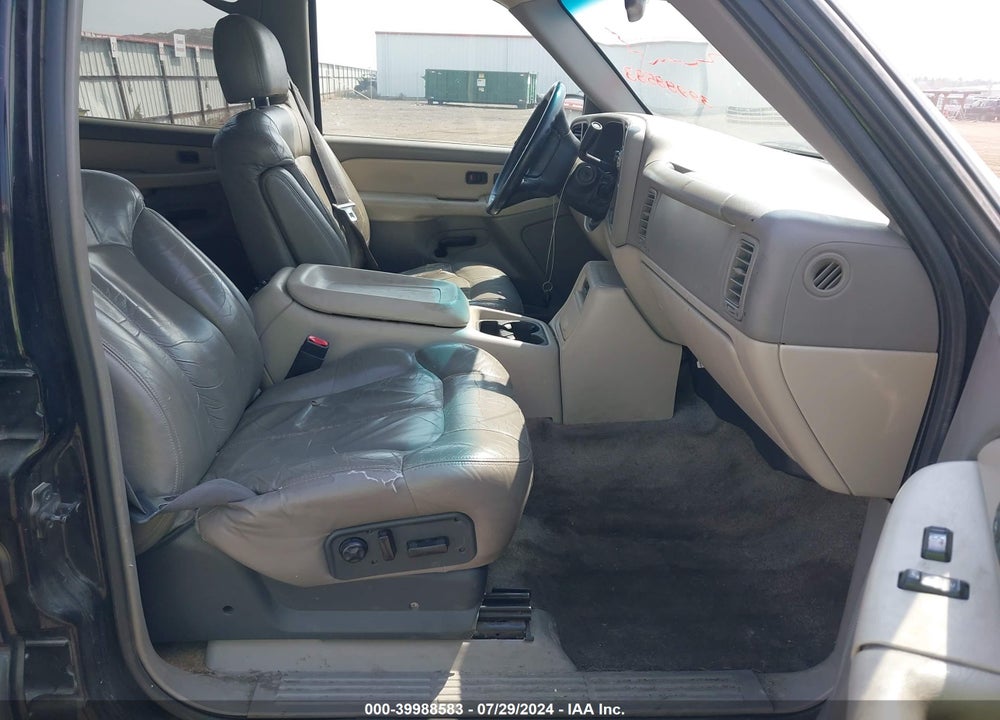 2002 CHEVROLET TAHOE LT VIN: 1GNEC13Z92R276888