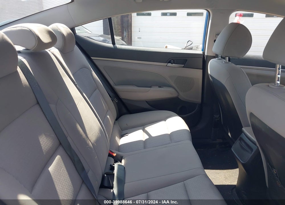 2017 HYUNDAI ELANTRA SE VIN: KMHD84LFXHU208663