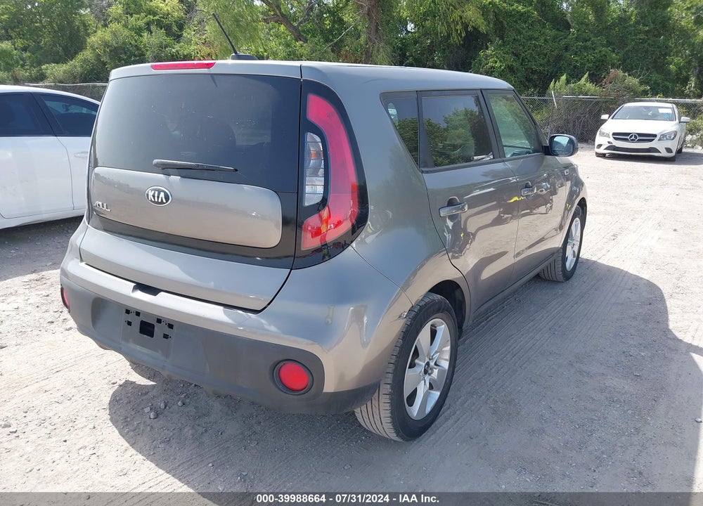 2018 KIA SOUL VIN: KNDJN2A27J7581071