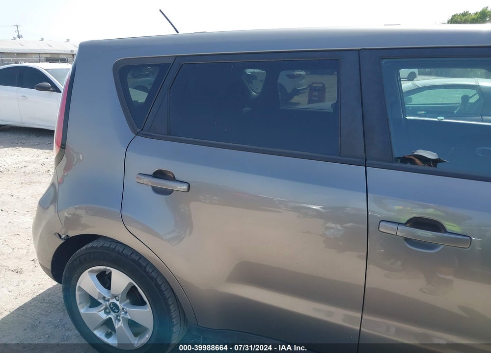 2018 KIA SOUL VIN: KNDJN2A27J7581071
