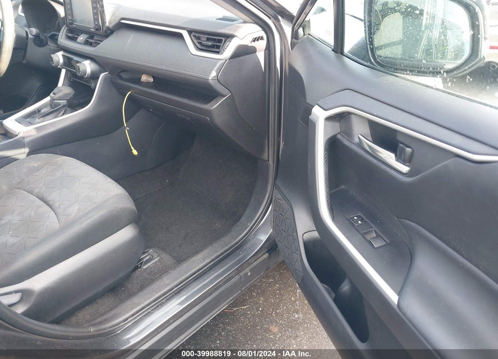 2021 TOYOTA RAV4 XLE VIN: 2T3W1RFV7MC115924