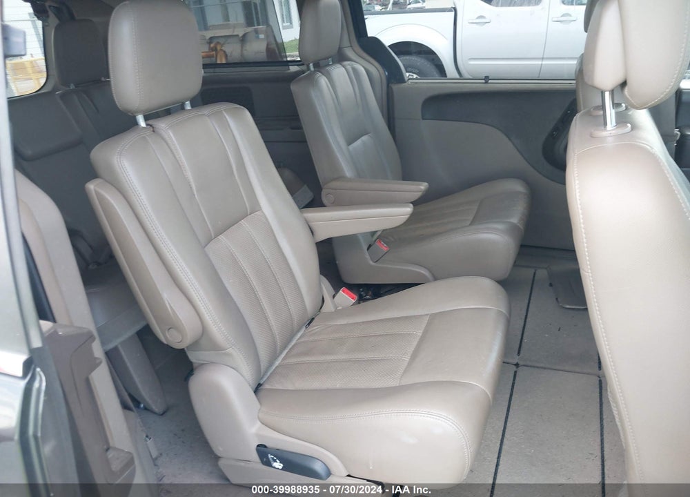 2011 CHRYSLER TOWN & COUNTRY TOURING-L VIN: 2A4RR8DG7BR677374