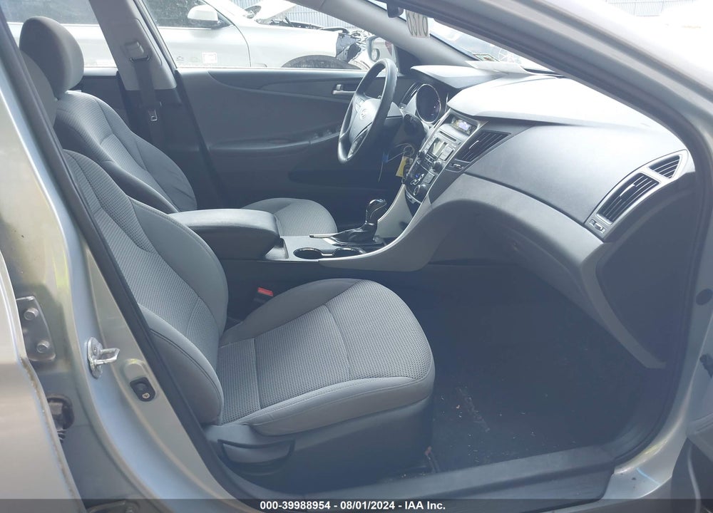 2011 HYUNDAI SONATA VIN: 5NPEB4AC5BH146481