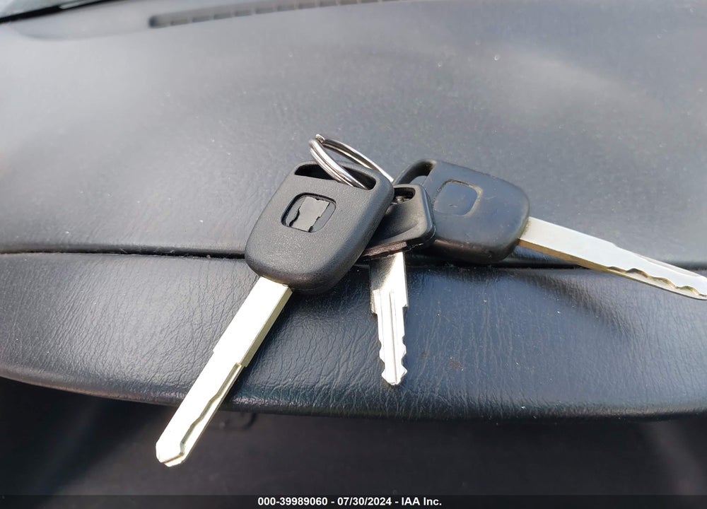 2005 HONDA CIVIC LX VIN: 2HGES16515H569324