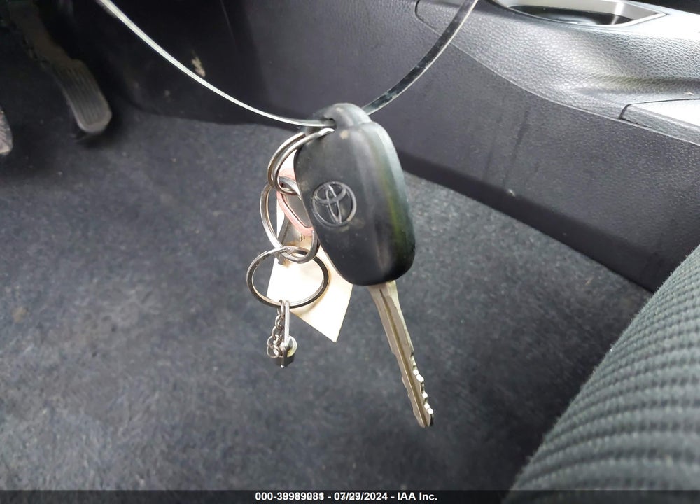 2017 TOYOTA RAV4 LE VIN: 2T3BFREV3HW648276