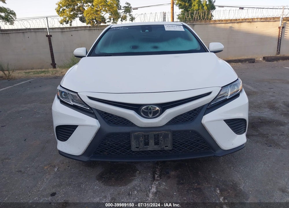 2018 TOYOTA CAMRY SE VIN: 4T1B11HK2JU552008