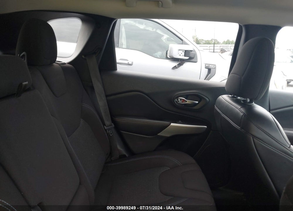 2019 JEEP CHEROKEE LATITUDE FWD VIN: 1C4PJLCB7KD411689