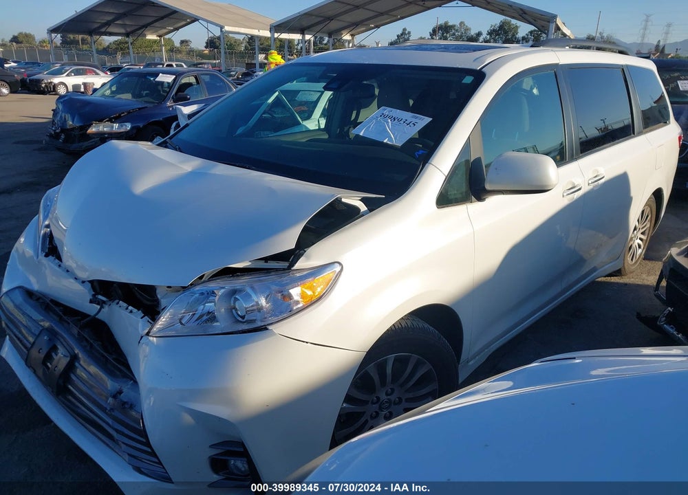 2018 TOYOTA SIENNA XLE 8 PASSENGER VIN: 5TDYZ3DC5JS921403