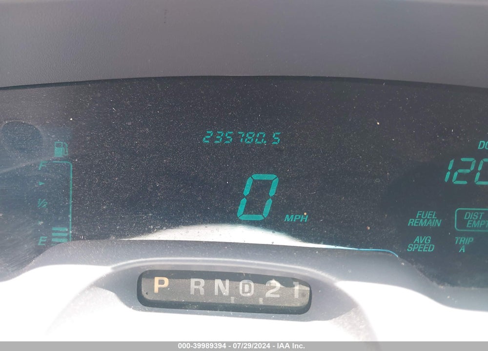 1997 LINCOLN TOWN CAR SIGNATURE VIN: 1LNLM82W5VY759961