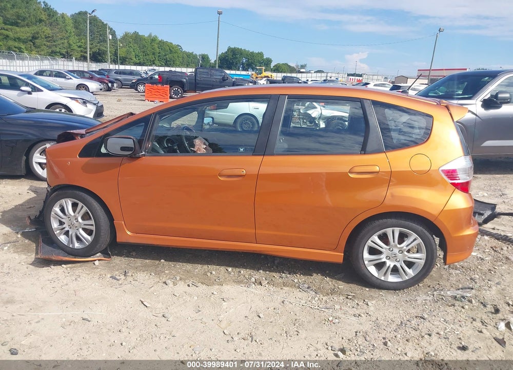 2011 HONDA FIT SPORT VIN: JHMGE8H57BC012077