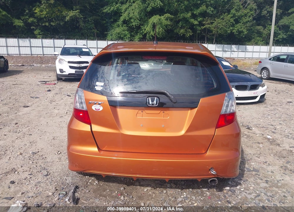 2011 HONDA FIT SPORT VIN: JHMGE8H57BC012077