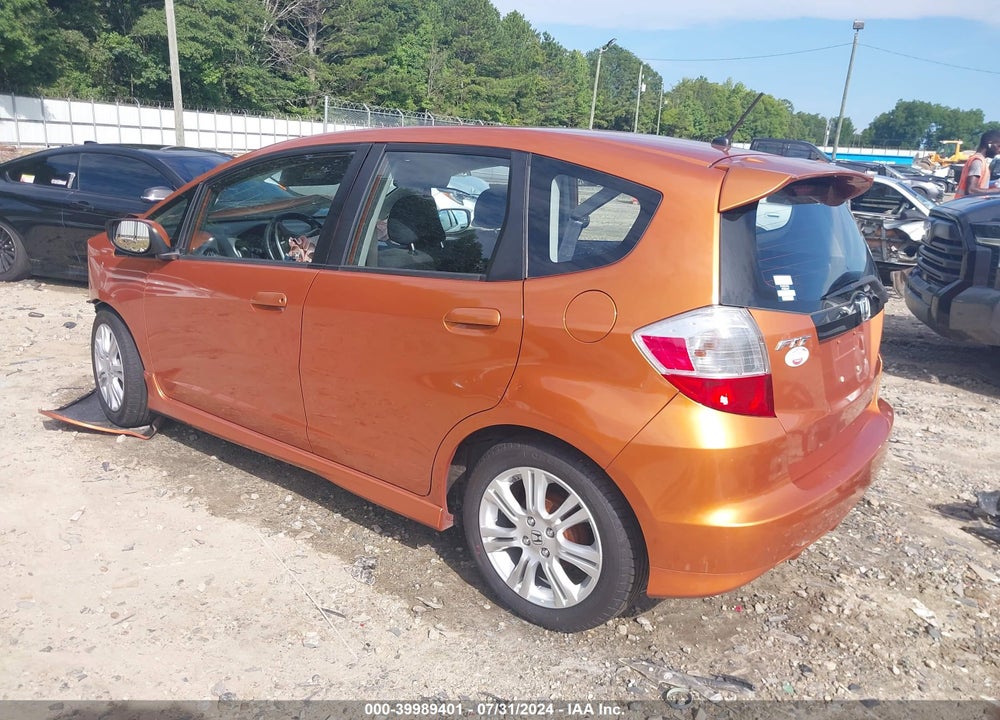 2011 HONDA FIT SPORT VIN: JHMGE8H57BC012077