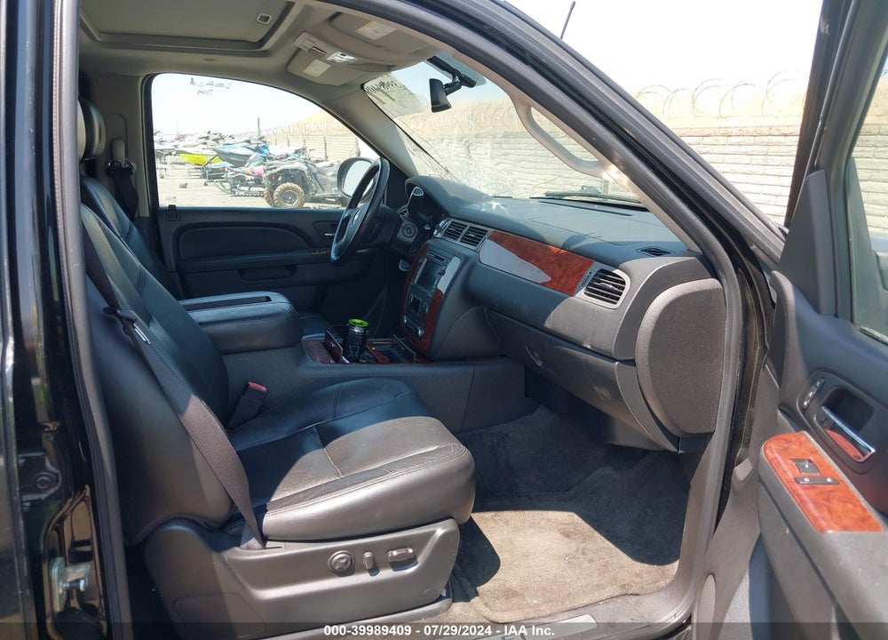 2010 CHEVROLET SUBURBAN 1500 LTZ VIN: 1GNUCKE07AR276306