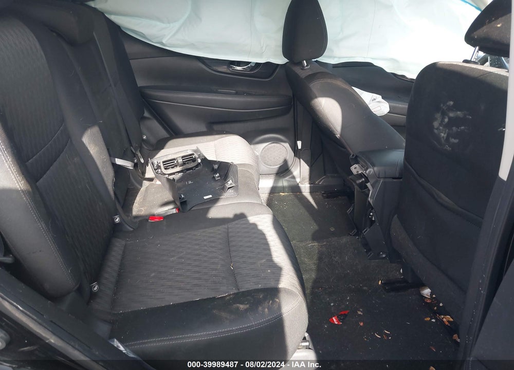 2018 NISSAN ROGUE SV VIN: KNMAT2MTXJP515690