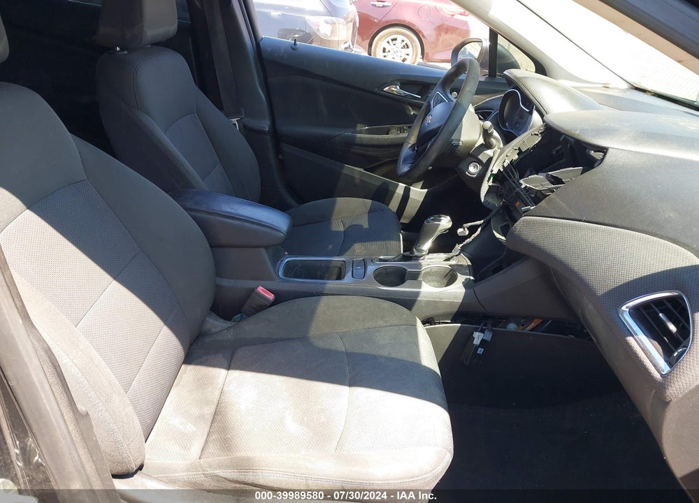 2018 CHEVROLET CRUZE LT AUTO VIN: 1G1BE5SM1J7157996