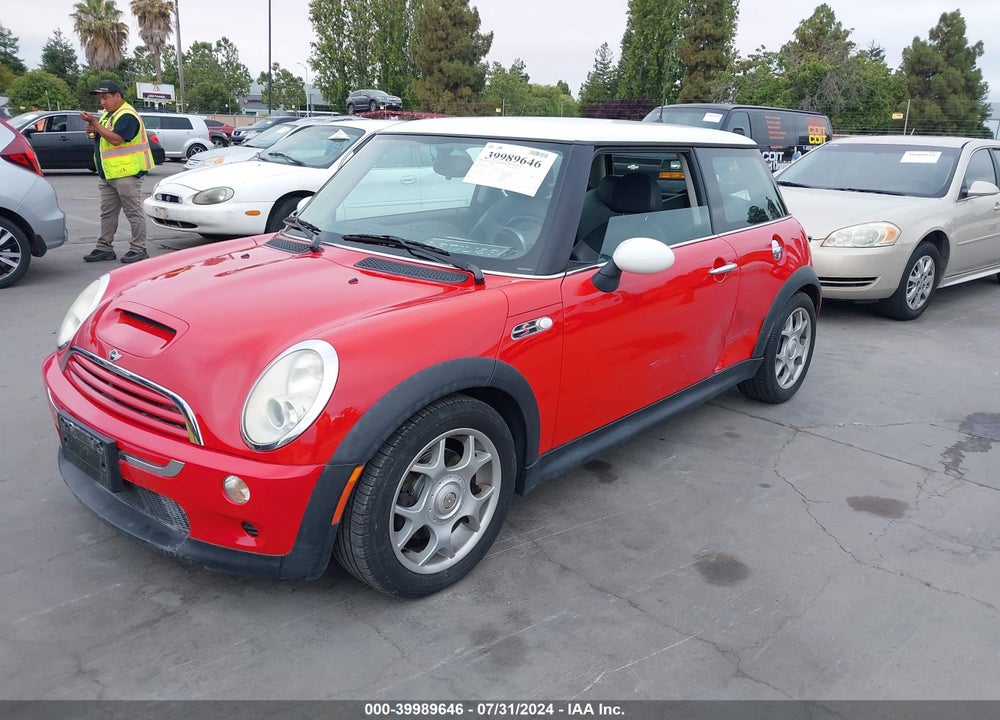 2006 MINI COOPER S VIN: WMWRE335X6TJ35671