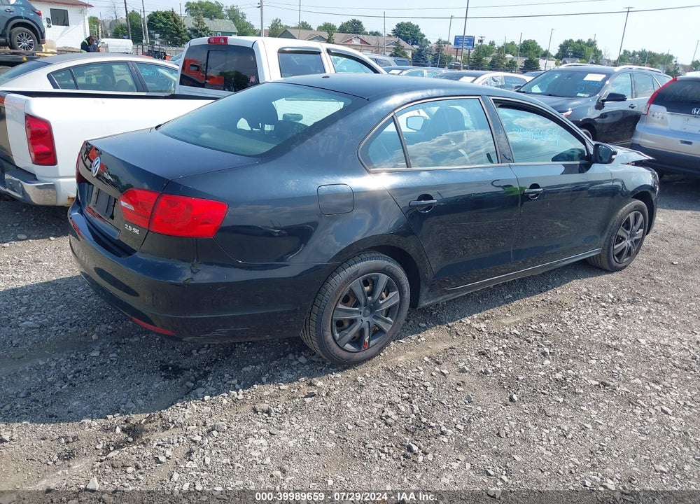 2011 VOLKSWAGEN JETTA 2.5L SE VIN: 3VWDZ7AJ3BM302791