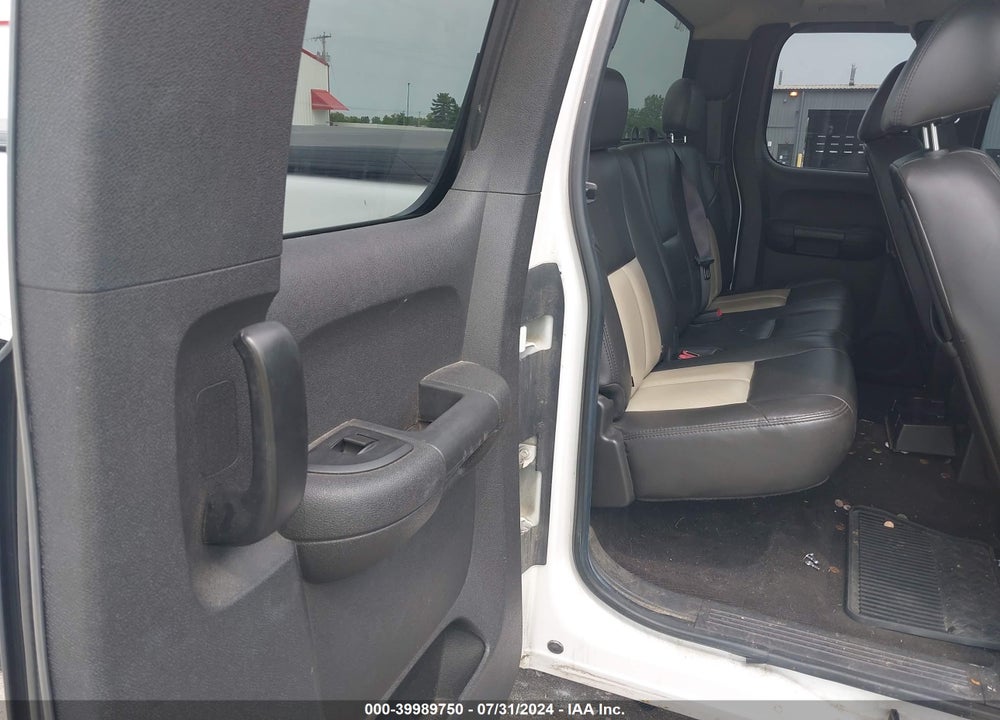 2009 CHEVROLET SILVERADO 1500 LT VIN: 1GCEK29019Z261659