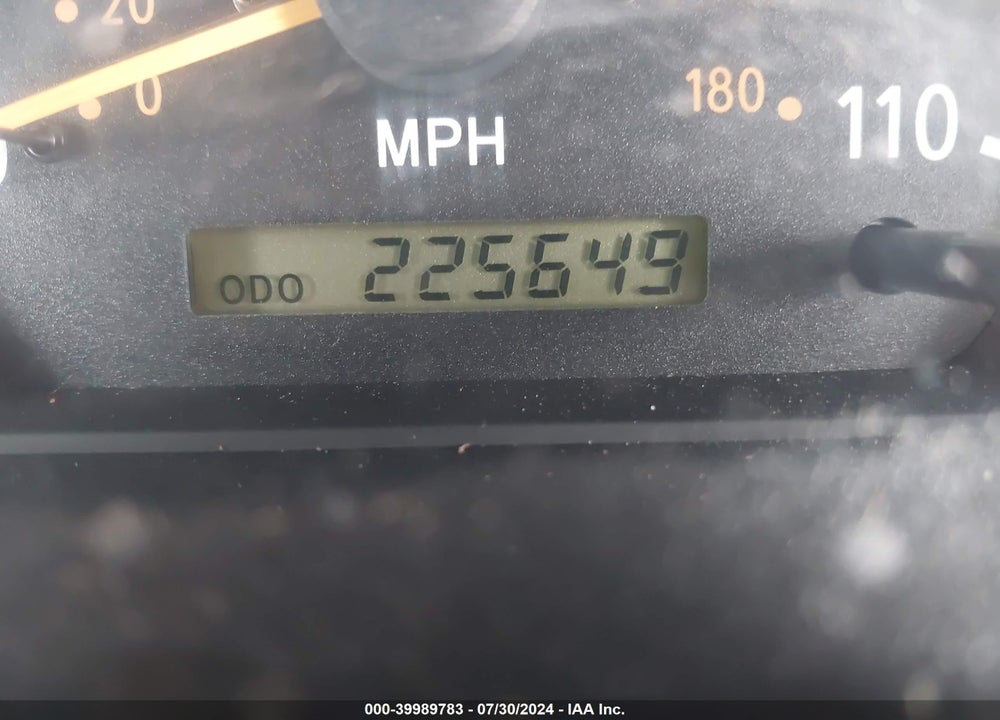 2004 TOYOTA TUNDRA LIMITED V8 VIN: 5TBDT48164S442516