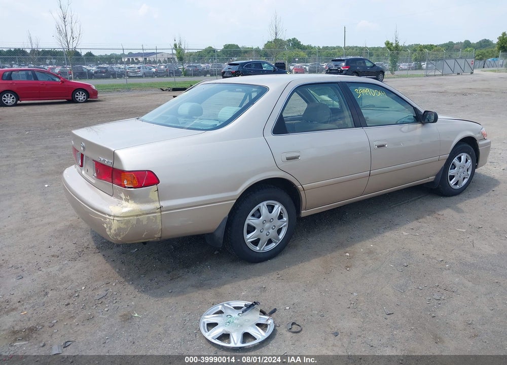 2000 TOYOTA CAMRY LE VIN: JT2BG22K8Y0447470