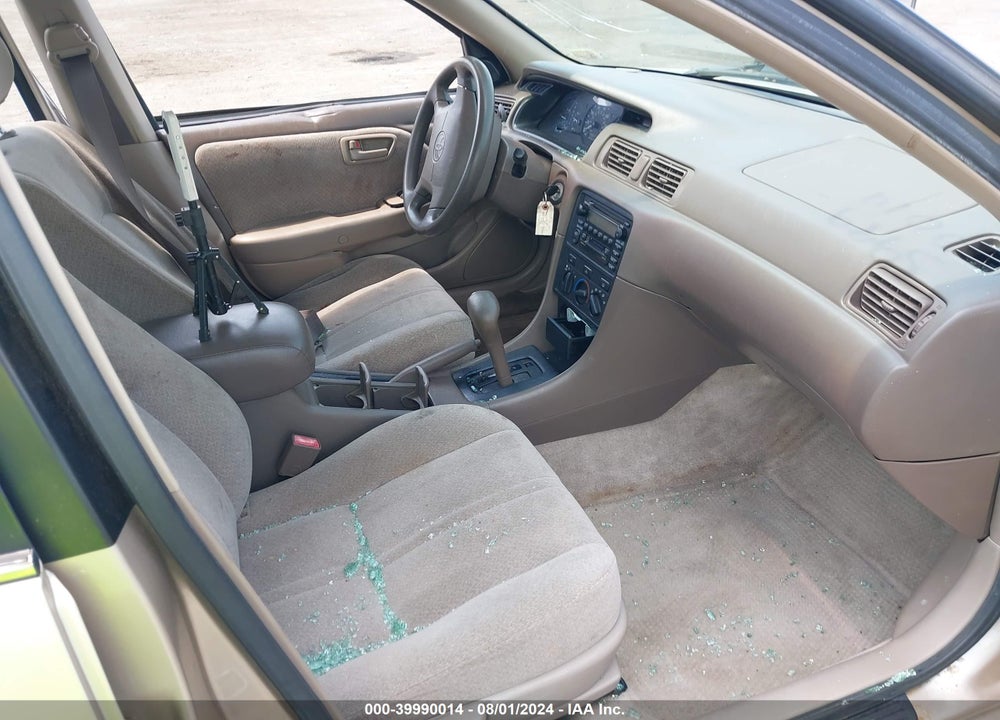 2000 TOYOTA CAMRY LE VIN: JT2BG22K8Y0447470