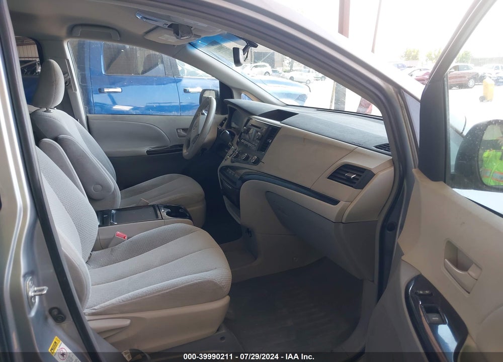 2011 TOYOTA SIENNA LE V6 VIN: 5TDKK3DCXBS132546