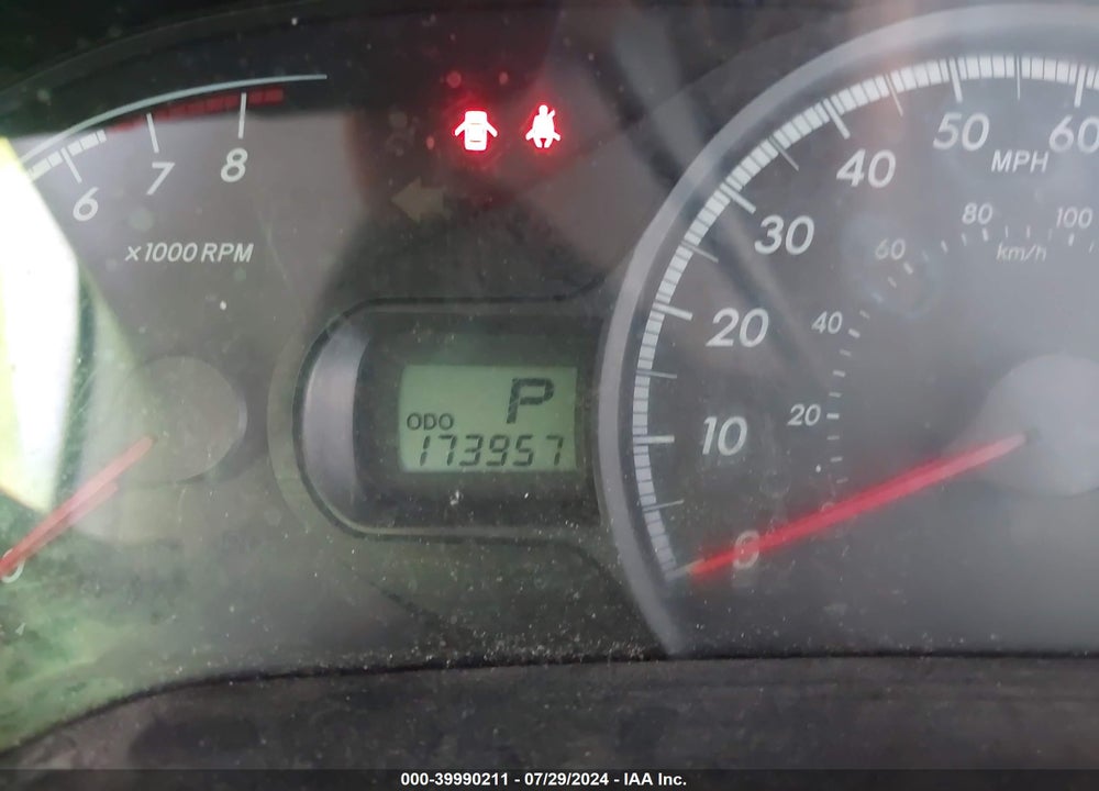 2011 TOYOTA SIENNA LE V6 VIN: 5TDKK3DCXBS132546