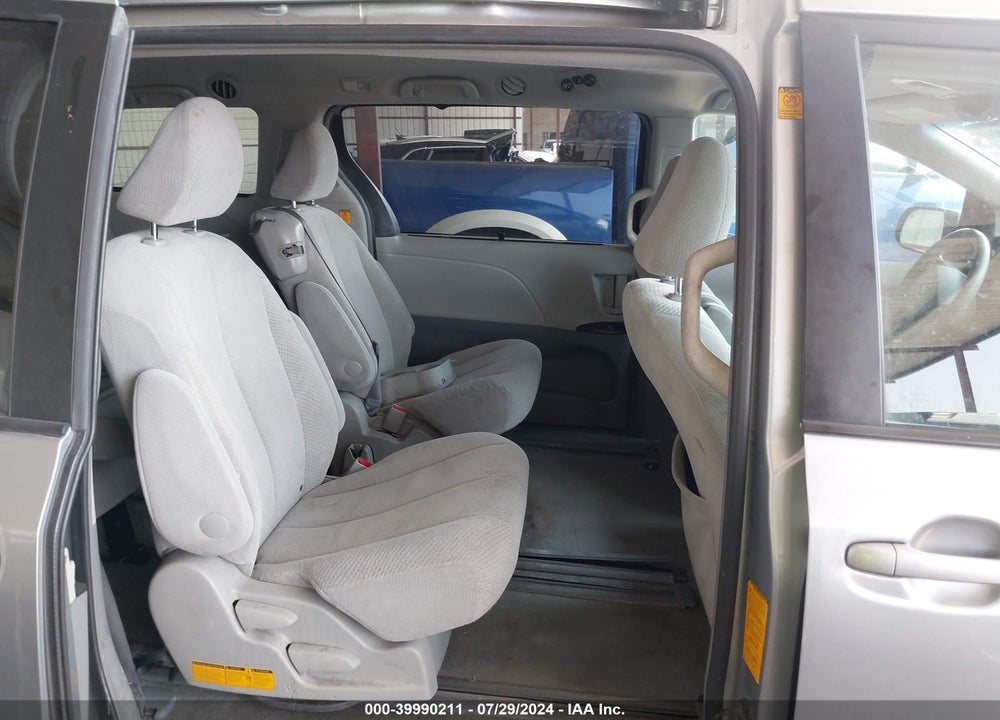2011 TOYOTA SIENNA LE V6 VIN: 5TDKK3DCXBS132546