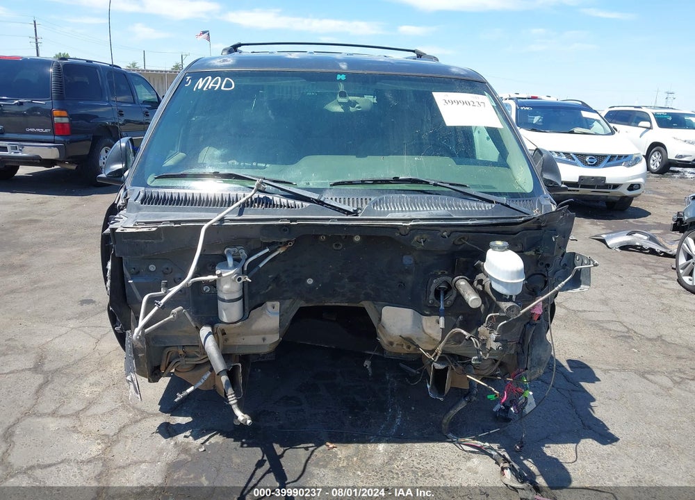 2004 CHEVROLET TAHOE LS VIN: 1GNEC13V24J196931